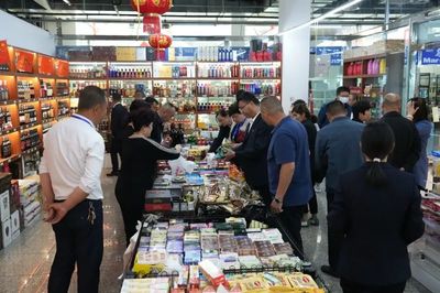 边民互市丝路文化商品城:两个月接待游客6.5万人次,营业额240万元